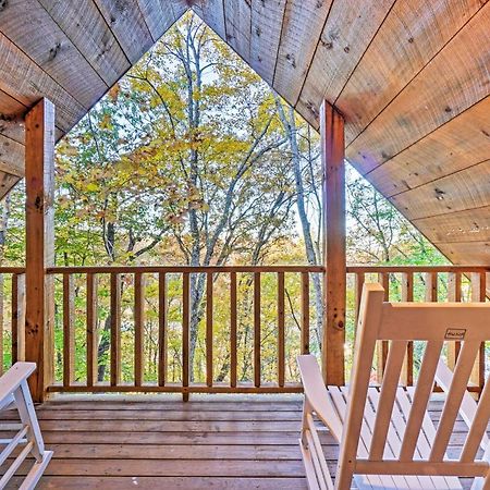 Grin N Bear It Cabin With Hot Tub And Fire Pit! Pigeon Forge Bagian luar foto