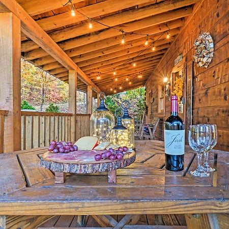 Grin N Bear It Cabin With Hot Tub And Fire Pit! Pigeon Forge Bagian luar foto