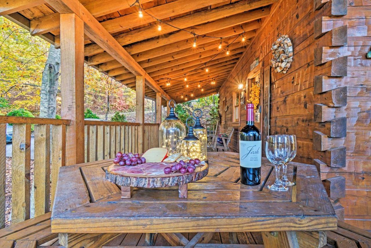 Grin N Bear It Cabin With Hot Tub And Fire Pit! Pigeon Forge Bagian luar foto