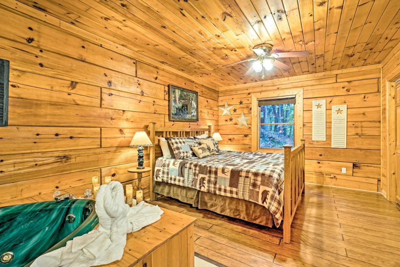 Grin N Bear It Cabin With Hot Tub And Fire Pit! Pigeon Forge Bagian luar foto