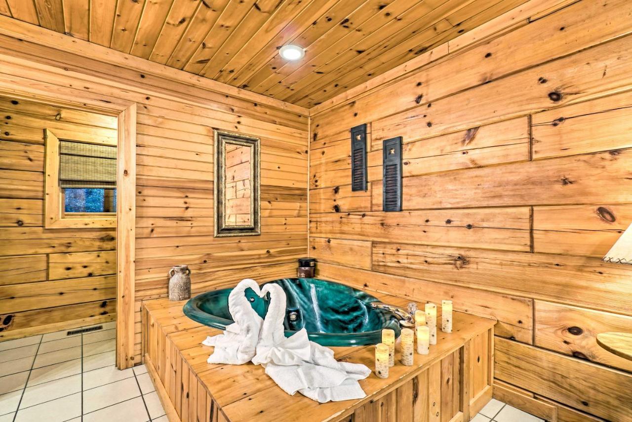 Grin N Bear It Cabin With Hot Tub And Fire Pit! Pigeon Forge Bagian luar foto