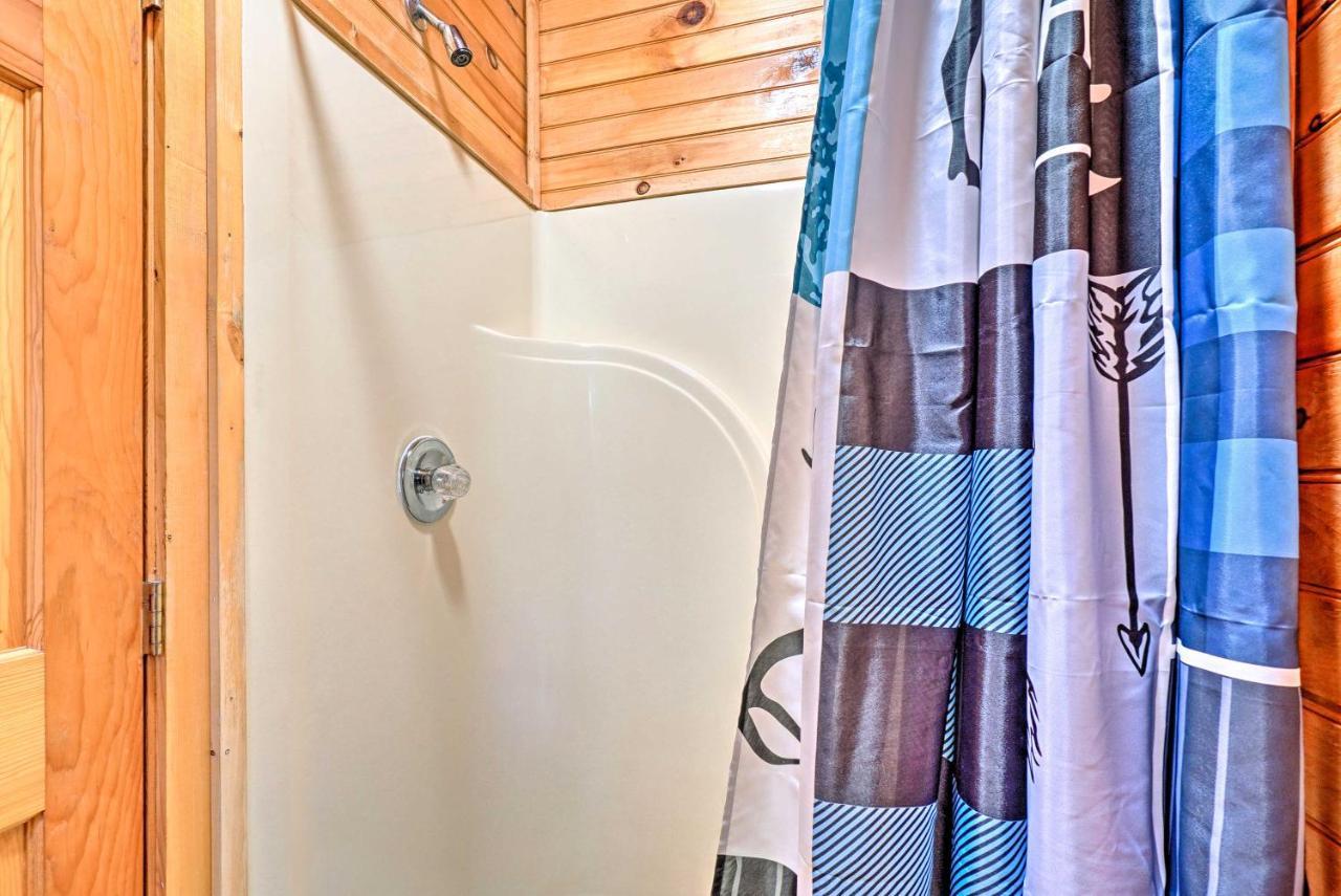 Grin N Bear It Cabin With Hot Tub And Fire Pit! Pigeon Forge Bagian luar foto